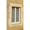 Encadrements de fenêtre avec montage en harpe en pierre naturelle du Chatillonnais, vieillie